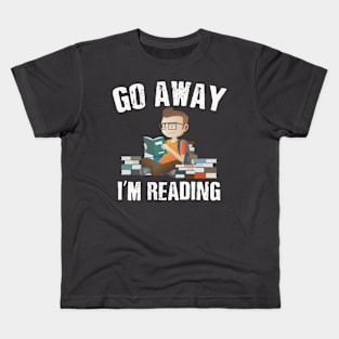 Boy reading Kids T-Shirt